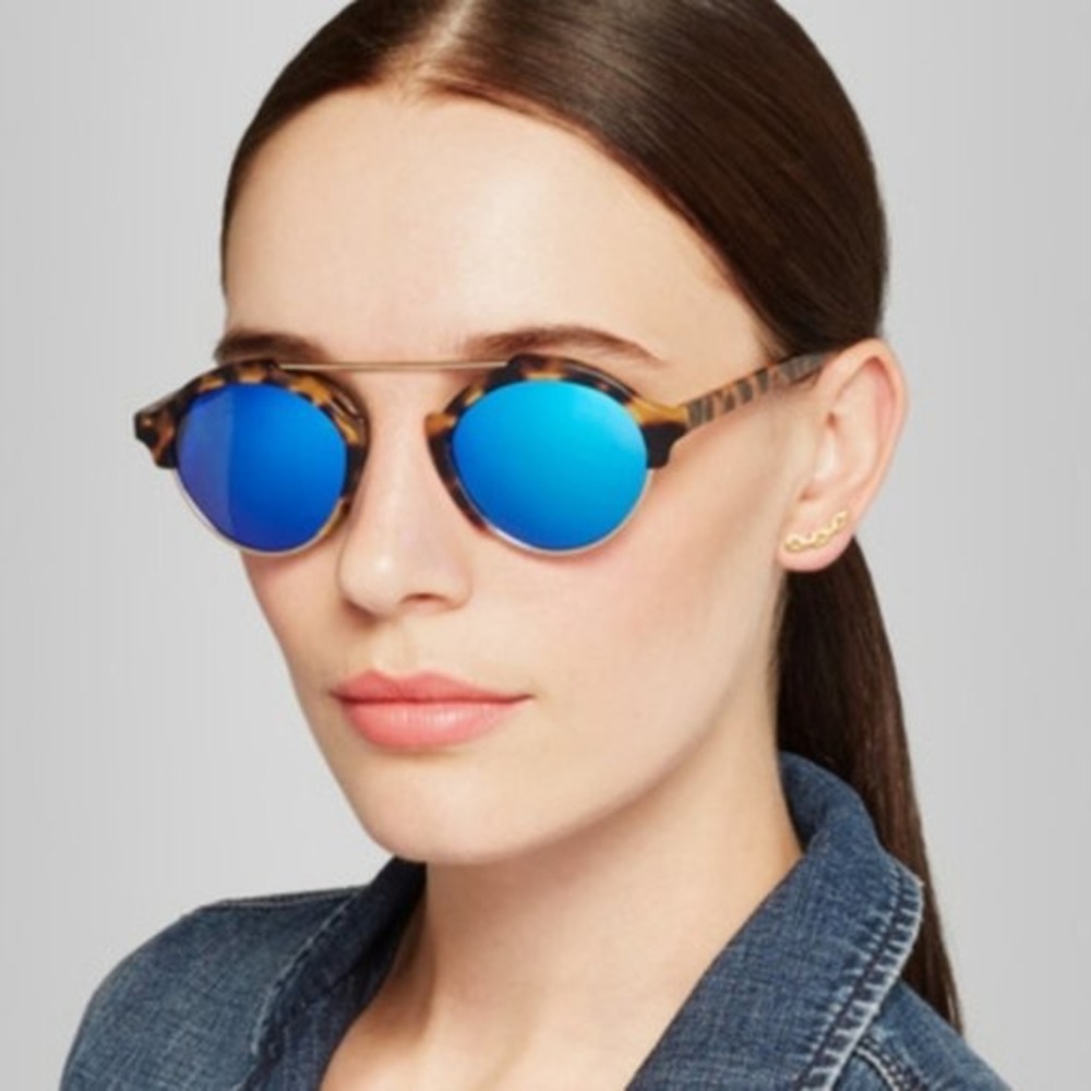 Illesteva Sunglasses - Picture 2 of 2